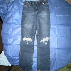 Women’s American Eagle Mom Jeans.